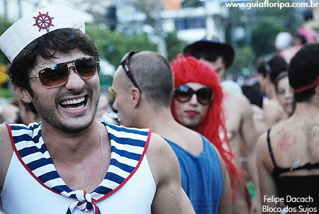 Foliões no Bloco dos Sujos, em Florianópolis